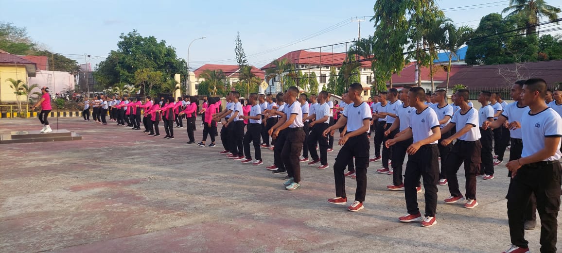 foto senam bersama